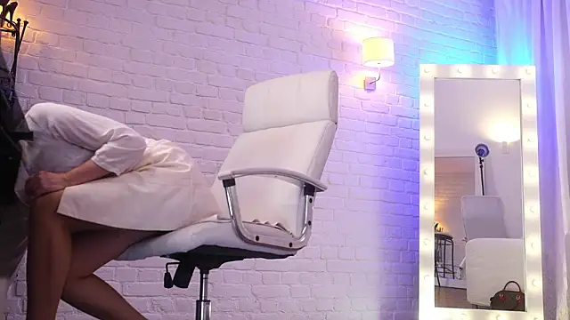 Snapshot of Nylon_Legs chatting on 01/16/26, 10:03 Nylon Legs online show from 01/16/26, 10:03