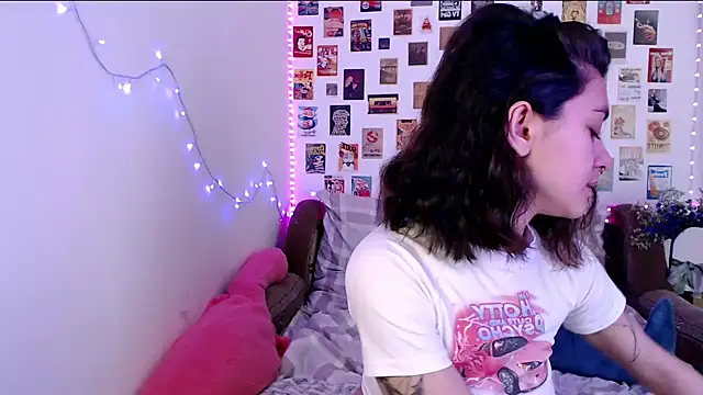 Snapshot of Celine_Dionn chatting on 02/14/25, 09:34 Celine Dionn online show from 02/14/25, 09:34