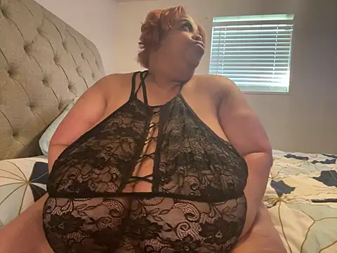 Missredboneo12 online show from 10/02/25, 02:02