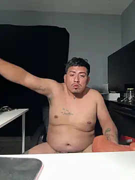 Snapshot of Luisrtrrr chatting on 12/18/25, 06:19 Luisrtrrr online show from 12/18/25, 06:19