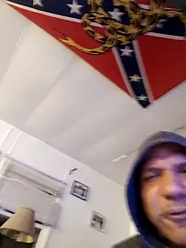 Snapshot of Ricardosuavee6 chatting on 10/27/25, 01:31 Ricardosuavee6 online show from 10/27/25, 01:31