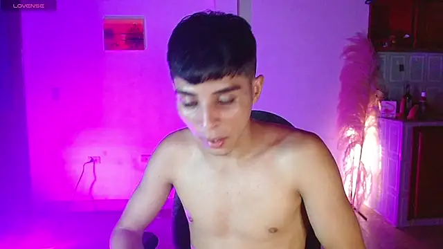 Snapshot of justin_alexxx chatting on 01/28/25, 03:25 justin alexxx online show from 01/28/25, 03:25