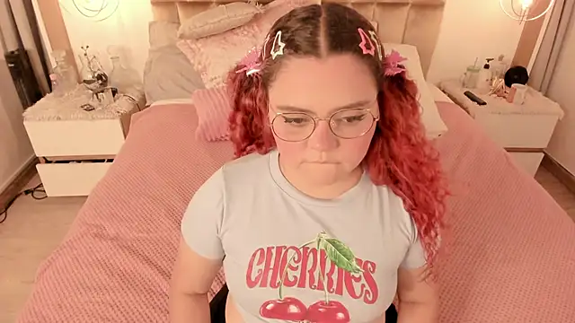 Twwiiggy online show from 03/19/25, 08:00