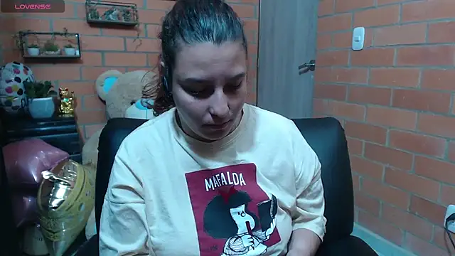 Snapshot of alexia_87 chatting on 11/07/25, 09:59 alexia 87 online show from 11/07/25, 09:59