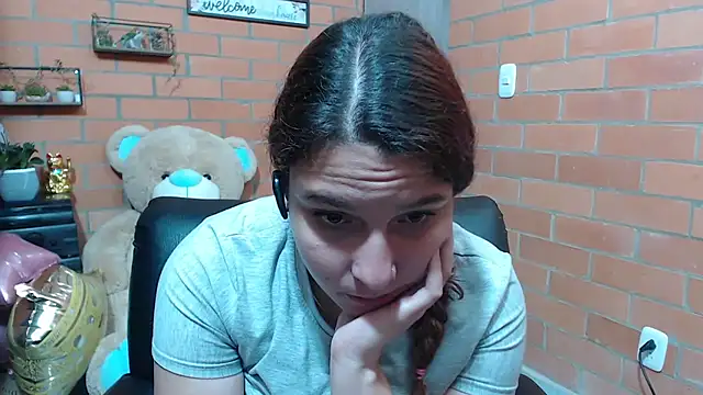 Snapshot of alexia_87 chatting on 11/10/25, 10:20 alexia 87 online show from 11/10/25, 10:20