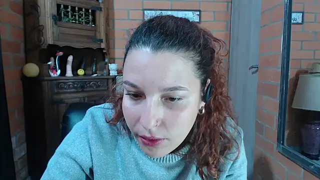 Snapshot of alexia_87 chatting on 11/20/25, 02:45 alexia 87 online show from 11/20/25, 02:45