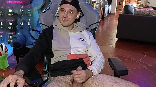 Snapshot of Gil_gamesh90 chatting on 10/01/25, 11:16 Gil gamesh90 online show from 10/01/25, 11:16