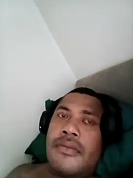 Snapshot of tuwegon chatting on 02/08/26, 01:42 tuwegon online show from 02/08/26, 01:42