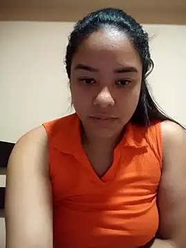 Snapshot of EAAM1 chatting on 09/12/25, 10:43 EAAM1 online show from 09/12/25, 10:43