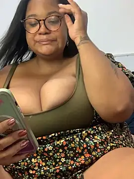 SweetLizzyBBW online show from 08/04/26, 10:45