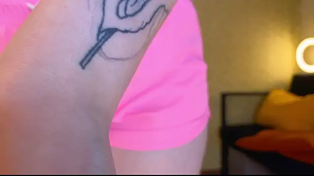 EmmyAmbros online show from 10/04/25, 11:14