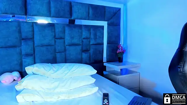 Venus velez  online show from 02/05/25, 03:52