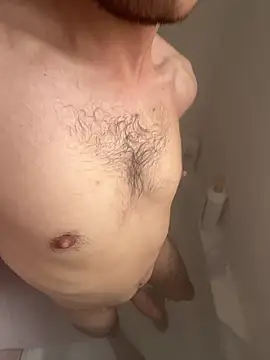 Snapshot of Chuckie_999 chatting on 10/27/25, 04:00 Chuckie 999 online show from 10/27/25, 04:00