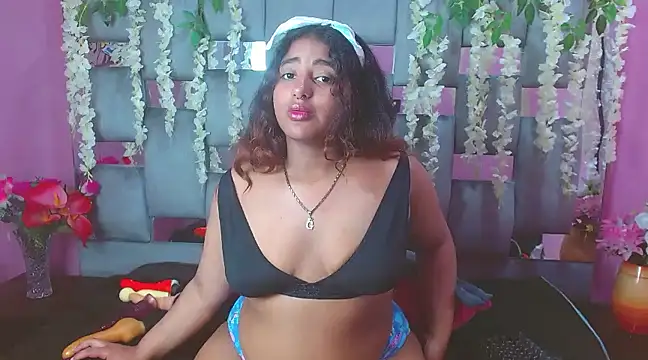 Snapshot of Sofia_Hernandez_ chatting on 12/07/24, 06:48 Sofia Hernandez online show from 12/07/24, 06:48