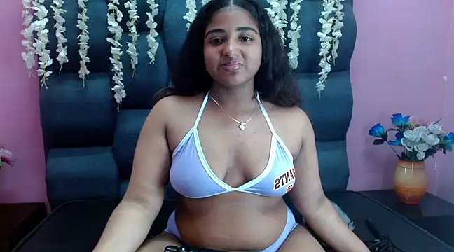 Snapshot of Sofia_Hernandez_ chatting on 02/12/25, 02:24 Sofia Hernandez online show from 02/12/25, 02:24