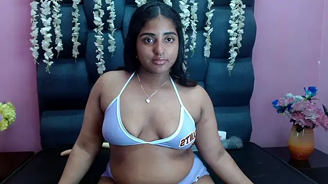 Snapshot of Sofia_Hernandez_ chatting on 02/19/25, 09:50 Sofia Hernandez online show from 02/19/25, 09:50