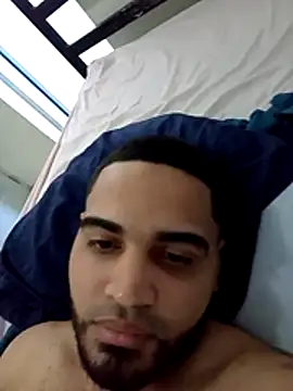 Snapshot of luismanuel_1998 chatting on 11/30/25, 02:54 luismanuel 1998 online show from 11/30/25, 02:54