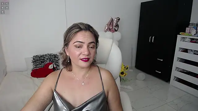 ana milf online show from 02/02/25, 10:06