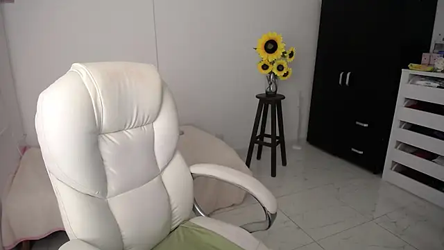 ana milf online show from 02/07/25, 11:34