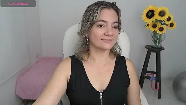ana milf online show from 10/03/25, 01:41