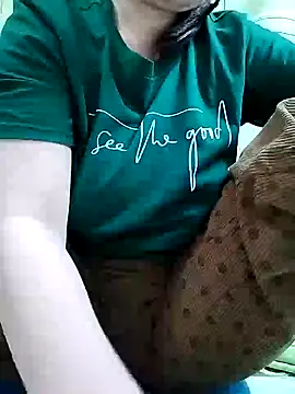 Snapshot of Mie610 chatting on 12/24/24, 07:39 Mie610 online show from 12/24/24, 07:39