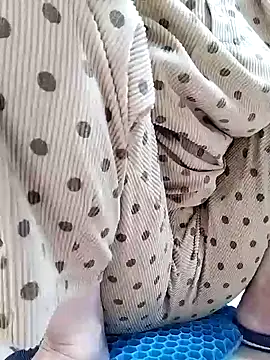 Snapshot of Mie610 chatting on 01/03/25, 01:05 Mie610 online show from 01/03/25, 01:05