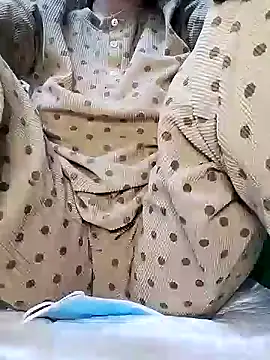 Snapshot of Mie610 chatting on 01/08/25, 10:16 Mie610 online show from 01/08/25, 10:16