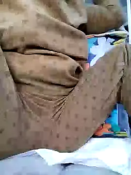 Snapshot of Mie610 chatting on 01/11/25, 01:43 Mie610 online show from 01/11/25, 01:43