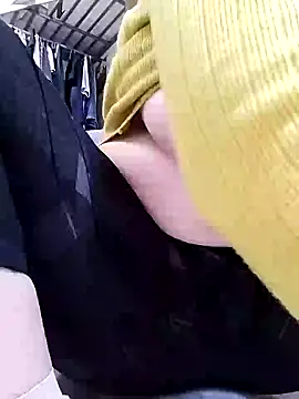 Snapshot of Mie610 chatting on 01/17/25, 06:47 Mie610 online show from 01/17/25, 06:47