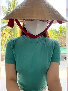 BabyThree  online show from 01/09/26, 07:33