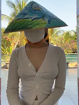 BabyThree  online show from 04/01/26, 09:10