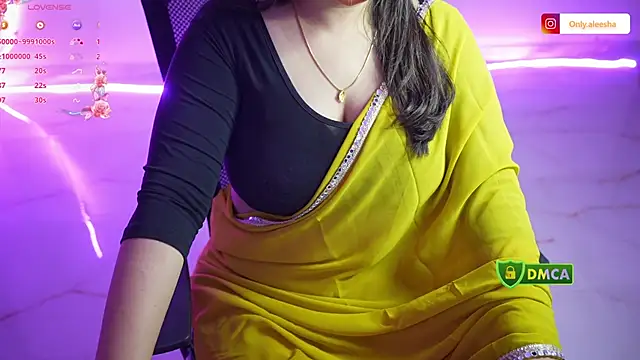 Snapshot of only_aleesha chatting on 11/03/25, 05:14 only aleesha online show from 11/03/25, 05:14