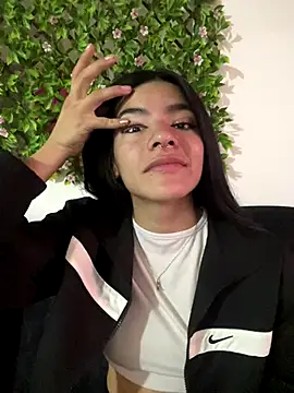 Snapshot of liss_hot_ chatting on 12/14/25, 03:50 liss hot online show from 12/14/25, 03:50