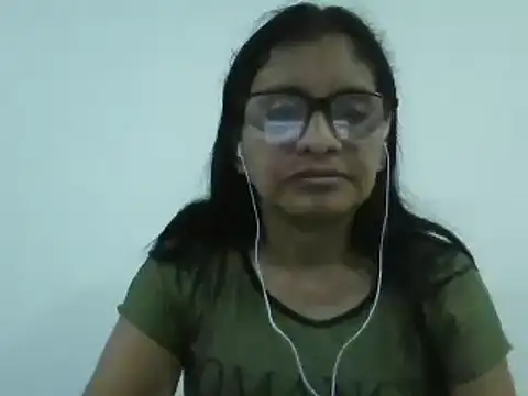 Snapshot of titssmall123 chatting on 02/01/25, 01:12 titssmall123 online show from 02/01/25, 01:12