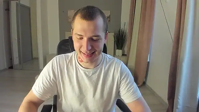 Snapshot of HARDIN_STEWART chatting on 02/22/25, 10:40 HARDIN STEWART online show from 02/22/25, 10:40