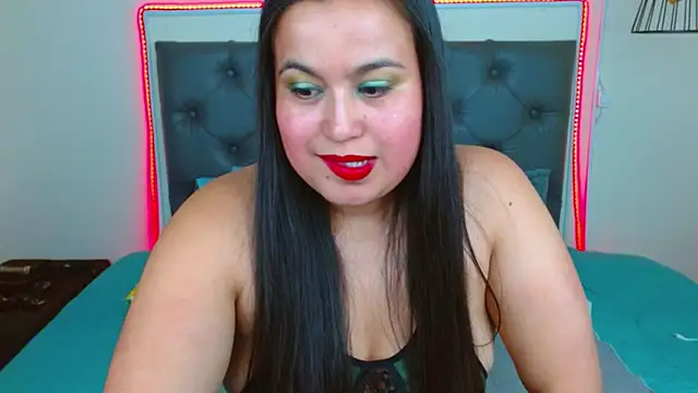 Snapshot of mia_xx1 chatting on 01/15/25, 04:15 mia xx1 online show from 01/15/25, 04:15