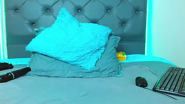 Snapshot of mia_xx1 chatting on 02/24/25, 07:55 mia xx1 online show from 02/24/25, 07:55