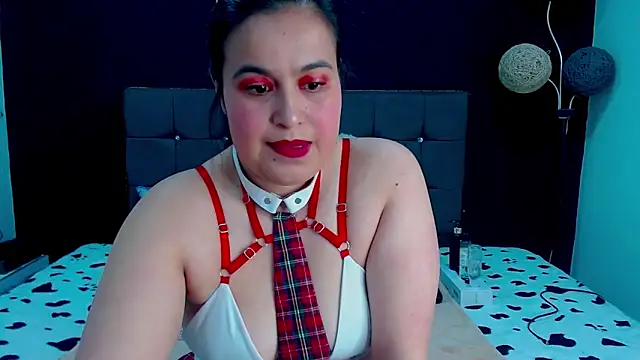 Snapshot of mia_xx1 chatting on 10/11/25, 03:28 mia xx1 online show from 10/11/25, 03:28