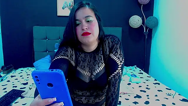 Snapshot of mia_xx1 chatting on 10/12/25, 04:33 mia xx1 online show from 10/12/25, 04:33