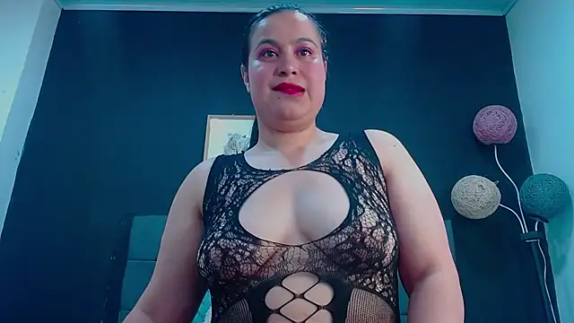 Snapshot of mia_xx1 chatting on 10/30/25, 04:14 mia xx1 online show from 10/30/25, 04:14