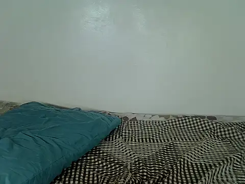 Snapshot of laetitia_ chatting on 09/18/25, 02:02 laetitia online show from 09/18/25, 02:02