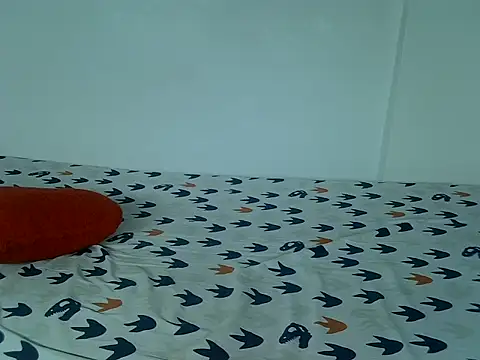 Snapshot of laetitia_ chatting on 11/08/25, 09:57 laetitia online show from 11/08/25, 09:57