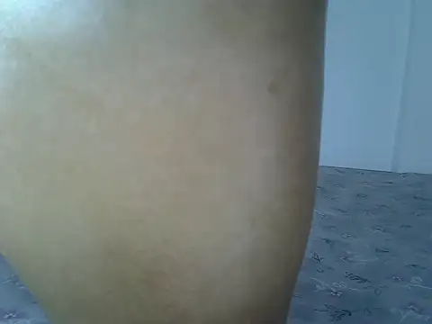 Snapshot of laetitia_ chatting on 12/01/25, 12:21 laetitia online show from 12/01/25, 12:21