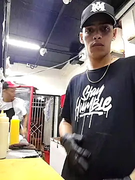 Snapshot of TenderBoyBigCock_ chatting on 11/14/25, 11:02 TenderBoyBigCock online show from 11/14/25, 11:02