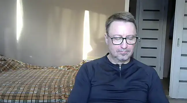 Snapshot of HarrySnake chatting on 12/13/24, 10:30 HarrySnake online show from 12/13/24, 10:30