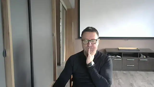 Snapshot of HarrySnake chatting on 10/11/25, 06:45 HarrySnake online show from 10/11/25, 06:45