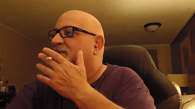 Snapshot of --JimmyJamzs-- chatting on 09/26/25, 09:13 --JimmyJamzs-- online show from 09/26/25, 09:13