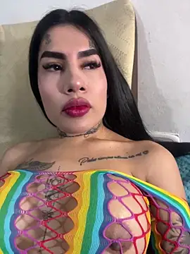 Snapshot of saragill323 chatting on 02/28/25, 05:15 saragill323 online show from 02/28/25, 05:15