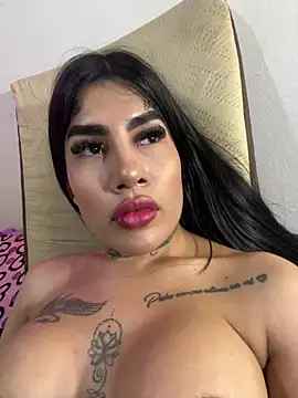 Snapshot of saragill323 chatting on 03/10/25, 10:45 saragill323 online show from 03/10/25, 10:45