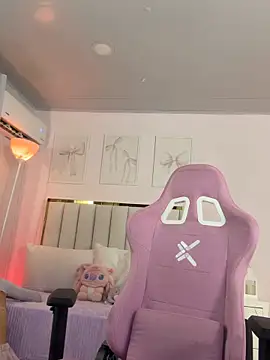 Cristall Bunny online show from 10/24/25, 12:41